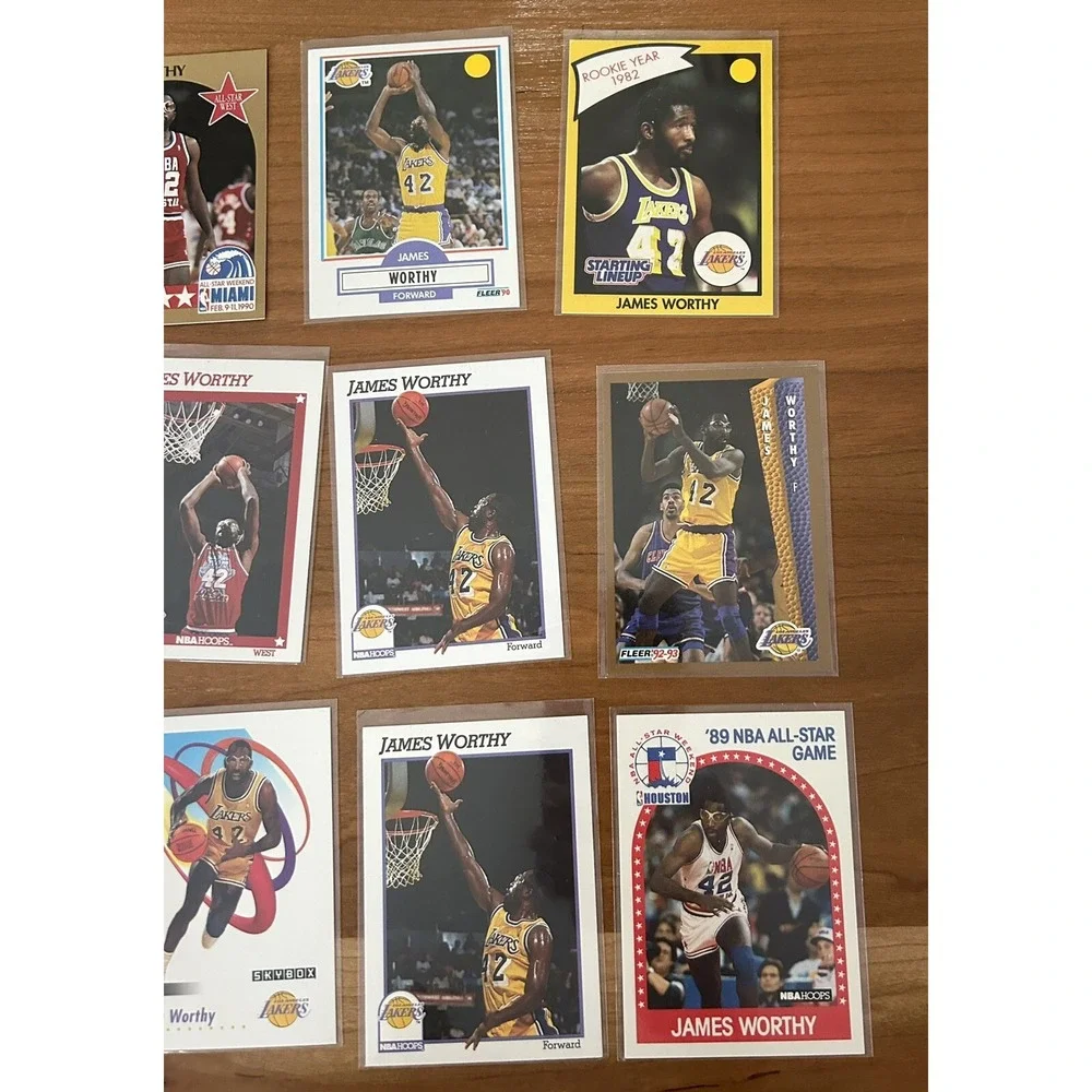 Varied Lot of 11 Basketball Cards LA Lakers James Worthy (Z2)